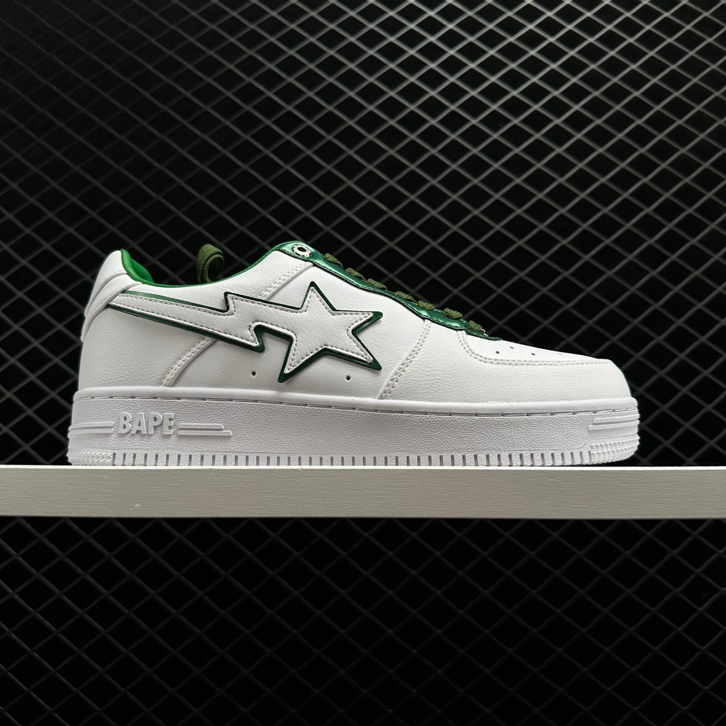 A BATHING APE Sta Leather Low 'White Green' 1J30-291-017-GREN