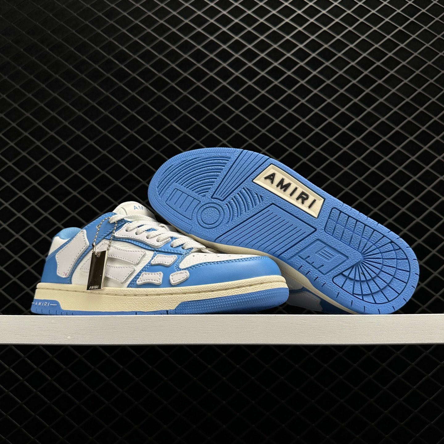 Amiri Skel Top Low 'Powder Blue' MFS003 462: Stylish and Versatile Sneakers