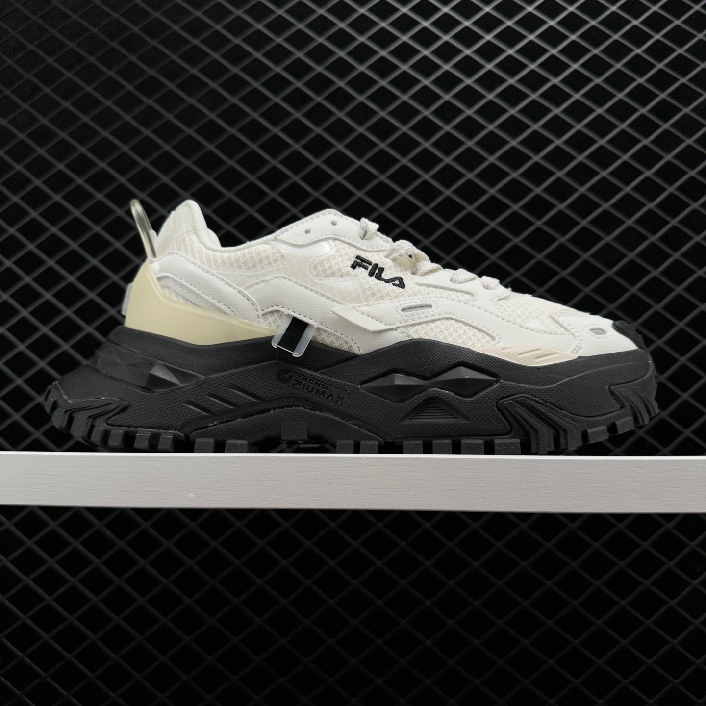 Fila BIANCO Chunky Sneakers Black White - Trendy Footwear for Modern Style