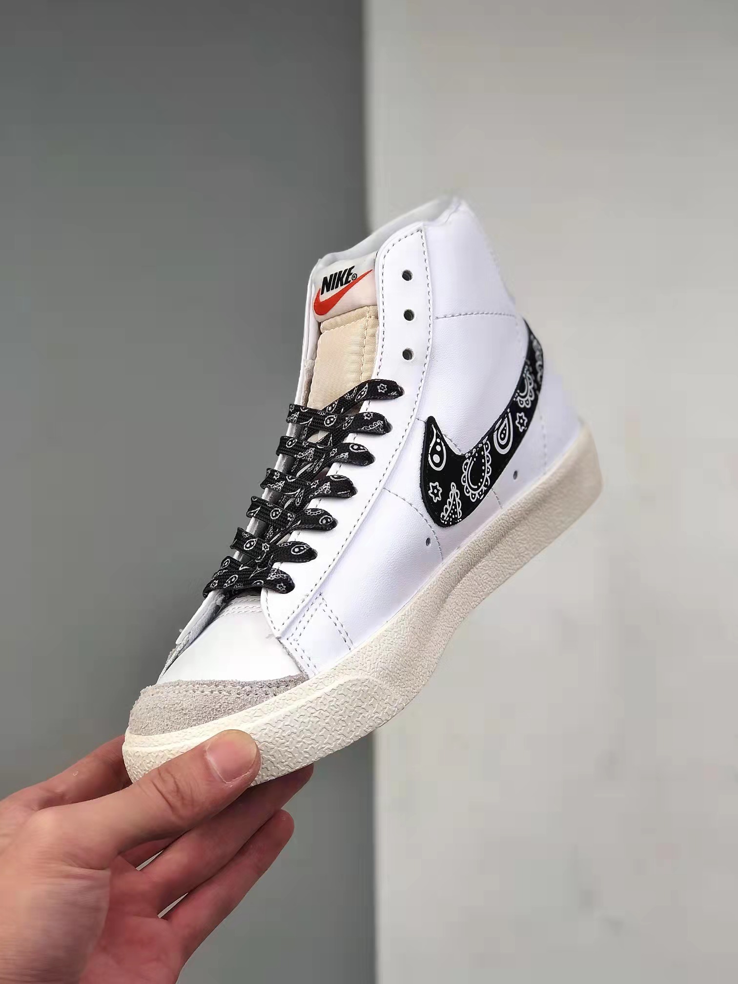 Nike Blazer Mid 77 Vintage 'White Black' CZ1055-100 - Classic Style with a Retro Twist