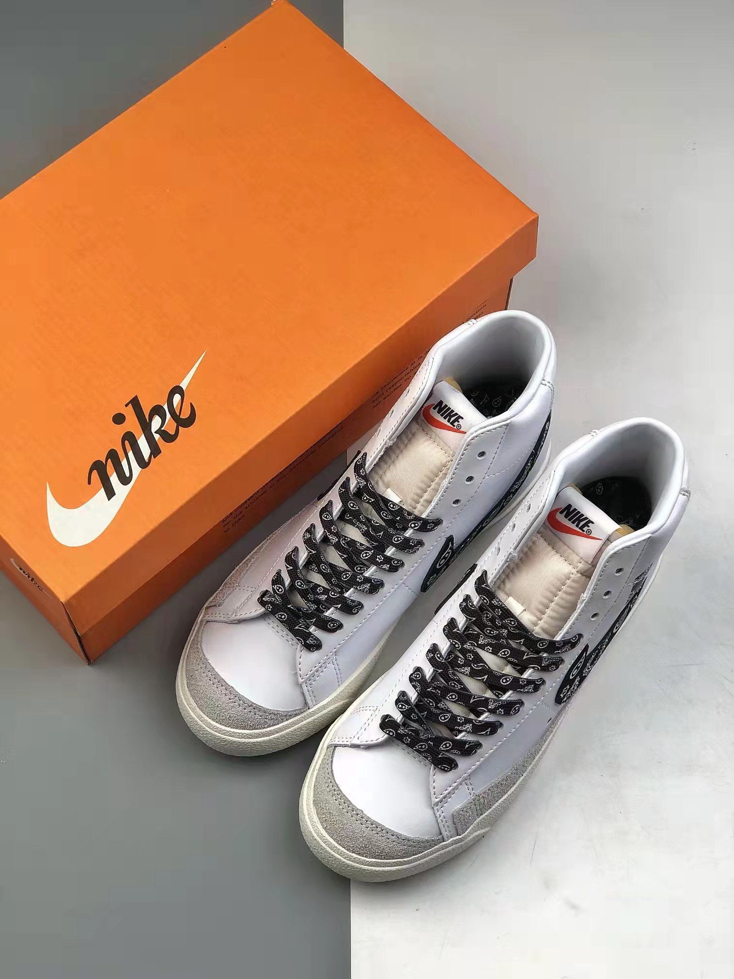 Nike Blazer Mid 77 Vintage 'White Black' CZ1055-100 - Classic Style with a Retro Twist