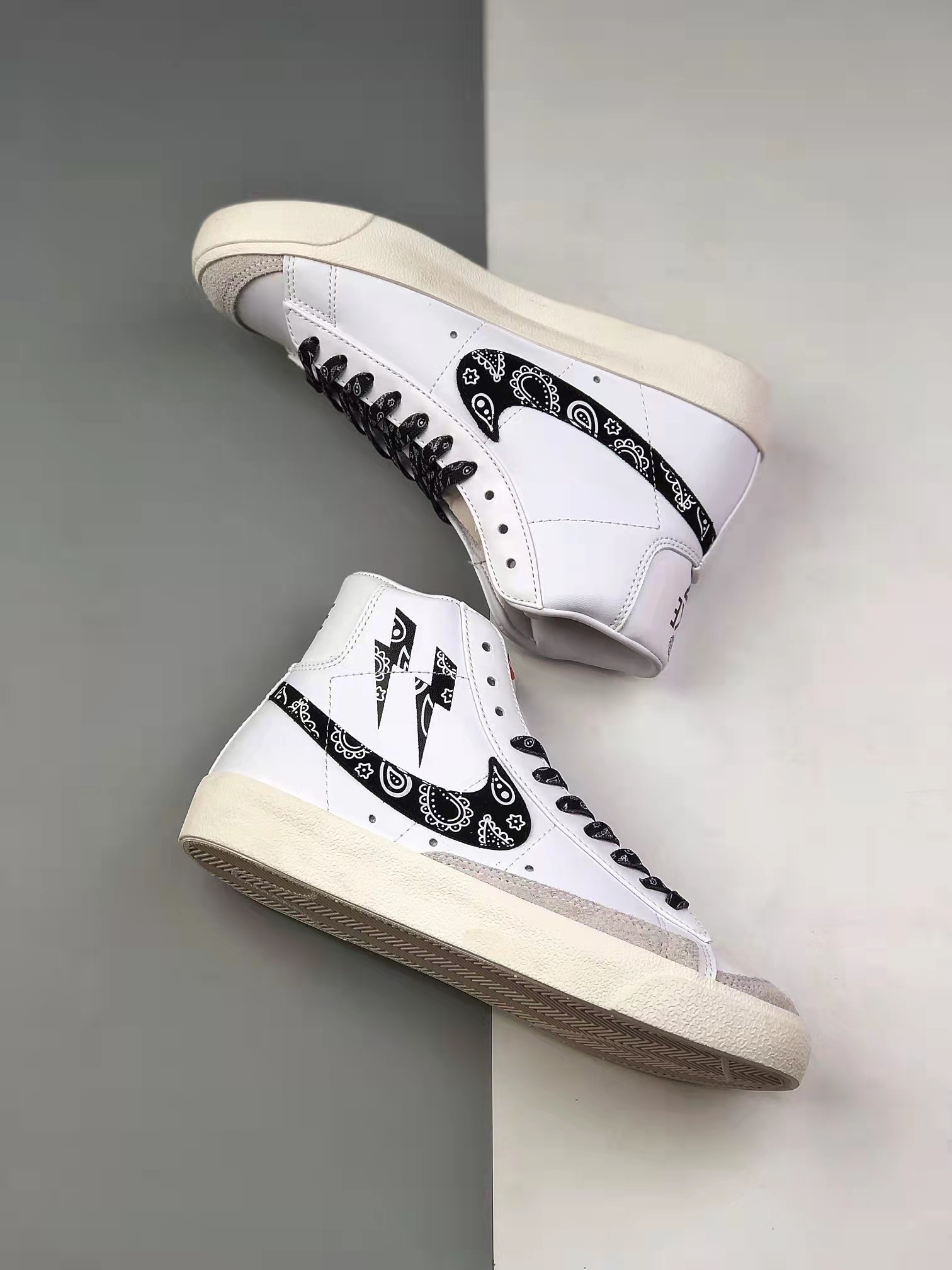 Nike Blazer Mid 77 Vintage 'White Black' CZ1055-100 - Classic Style with a Retro Twist